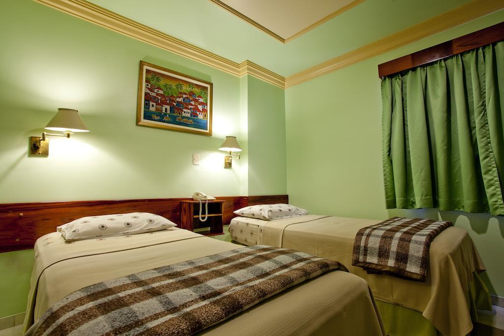 Lider Hotel Manaus Esterno foto